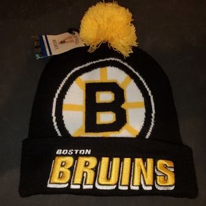 Boston Bruins Mitchell & Ness Punch Out Cuffed Knit Hat with Pom Vintage Black
